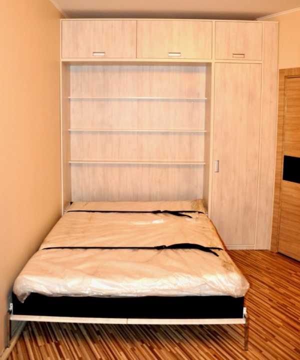 Шкаф с двумя откидными кроватями